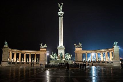 Архитектурное освещение памятника